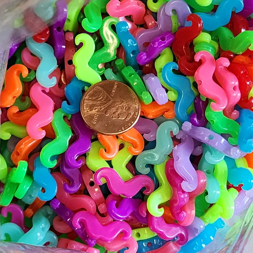 Over 80pcs Acrylic Mustache Beads 20MM wide #BC111