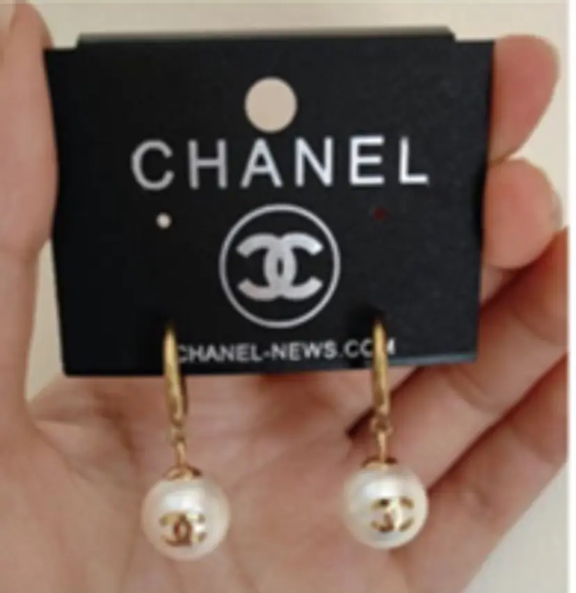 Chanel Pearl Drop Earrings (GWP)