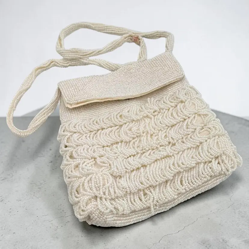 Vintage Walborg White Dangling Beaded Snap Closure Purse Made In Japan