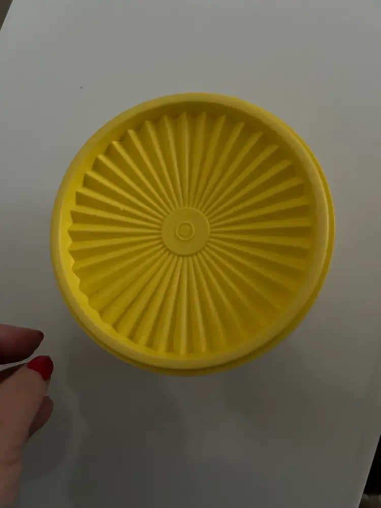 Vtg Tupperware 3 1/2” H 5” D