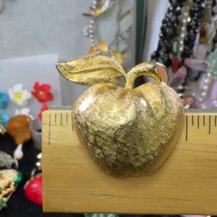 Coro Apple Brooch 1.5”