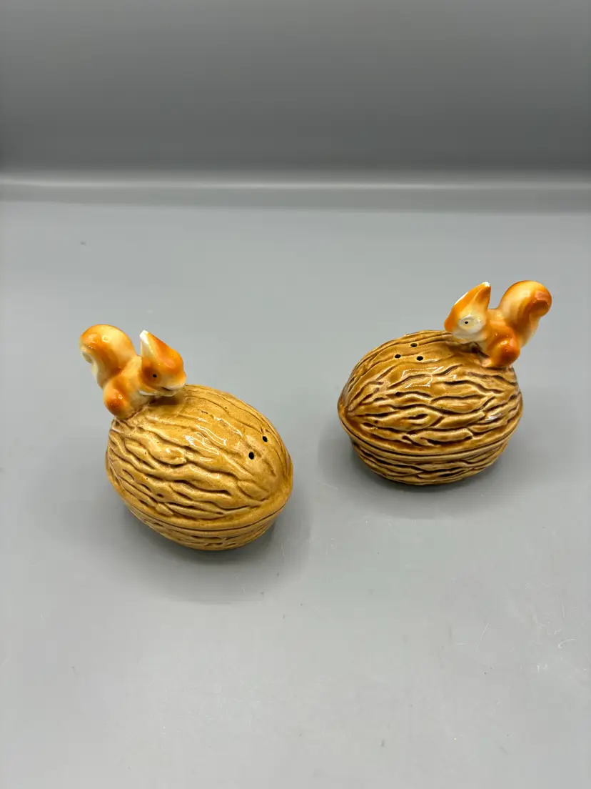 Vintage Squirell & Nut salt and pepper shakers