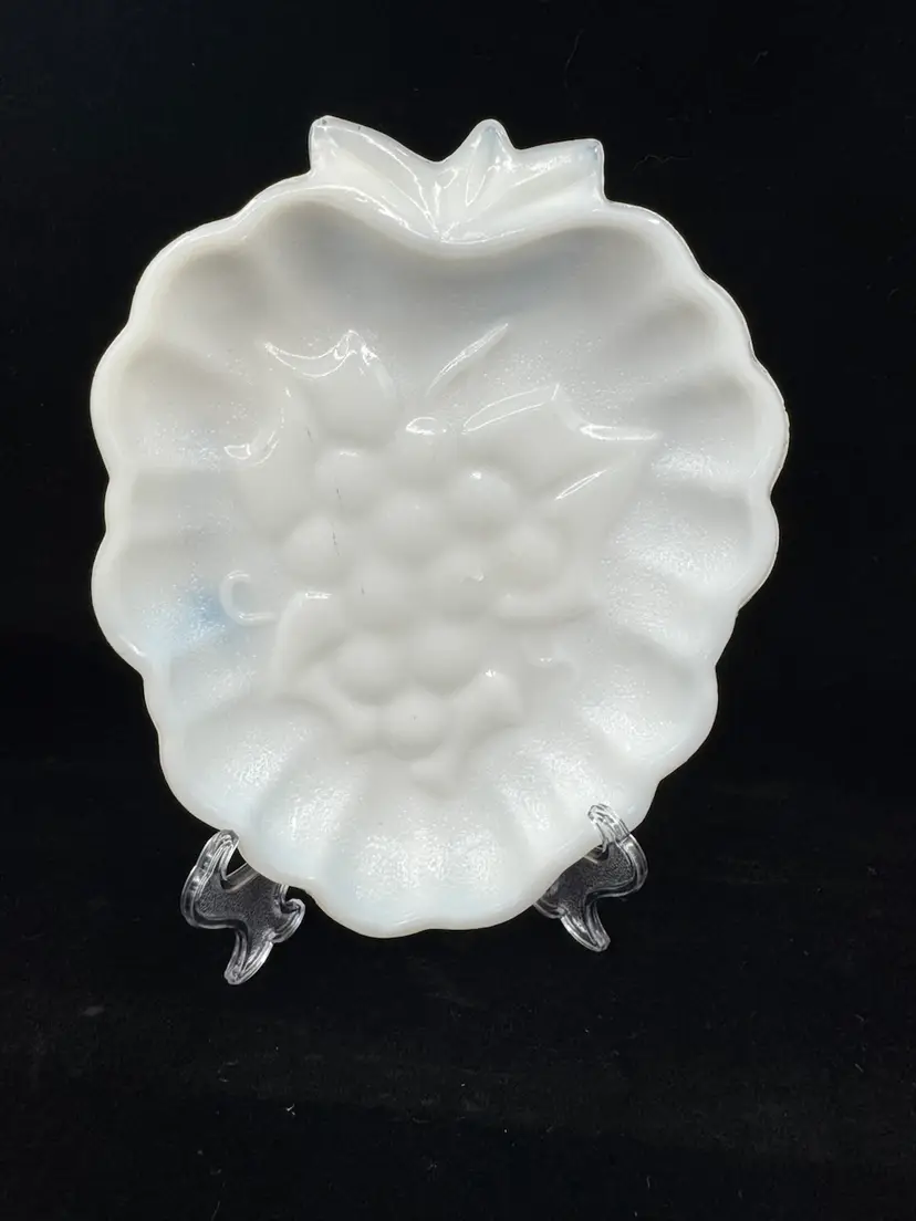 Vintage milk glass grape-shaped trinket dish, Bluish Discoloration As Shown In Pic