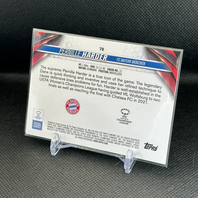 Pernille Harder 189/250 - 2023/24 Topps Chrome Blue Refractor UEFA Bayern