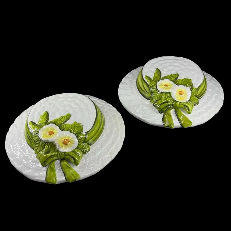 Vintage Wall Pocket Sun Hat Set “Rustic Daisy" Produced by George Z. Lefton Company 1950s-1960s