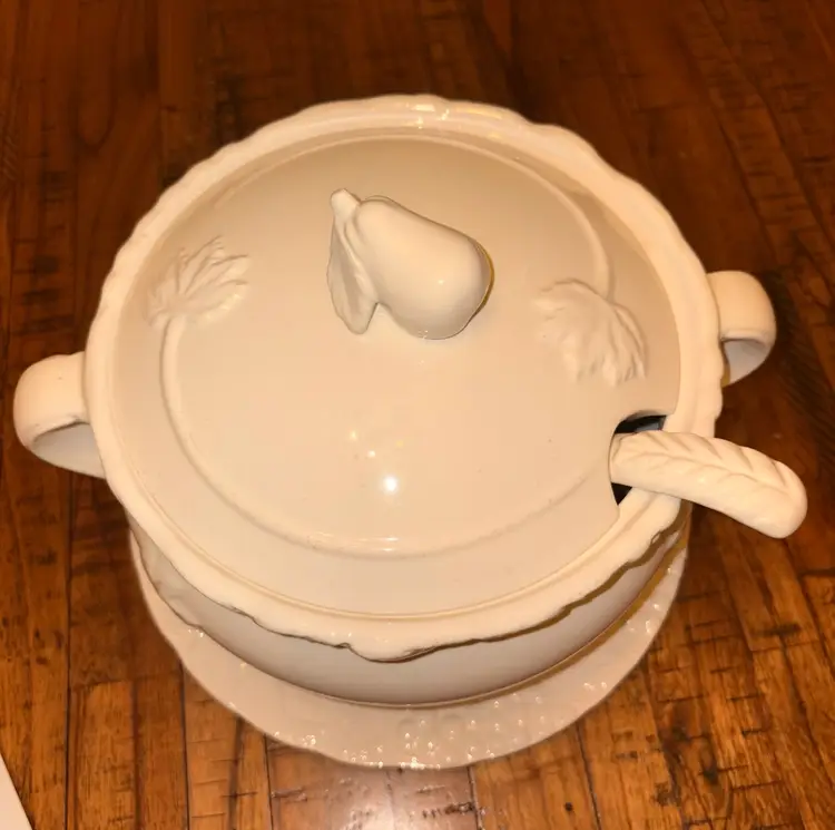 HIMARK Ceramic Soup Tureen