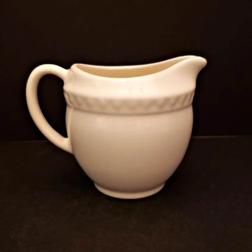 Gail Pittman Creamer Cream Pitcher Southern Living Hospitality Ivory Discontinued Piece