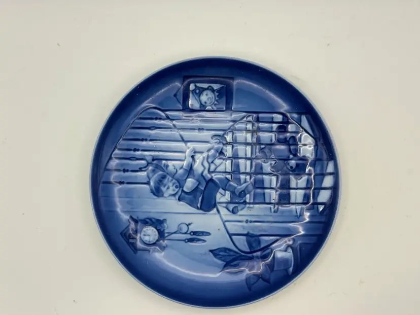 Vintage Royal Copenhagen 2001 Collector Plate ‘Young Adventurers’ 5” Diameter