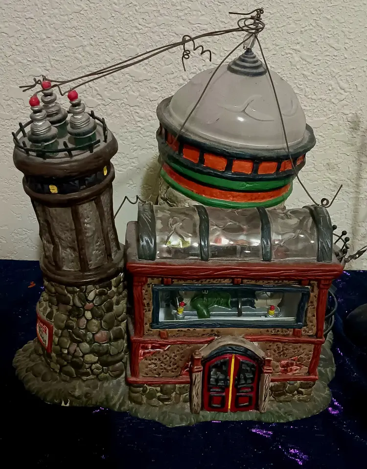 Dept. 56 Dr. Lunatic's Laboratory Snow Village Halloween  + Accessories UNTESTED