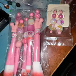 Makeup Brush Set W/ Matching Earrings Pink