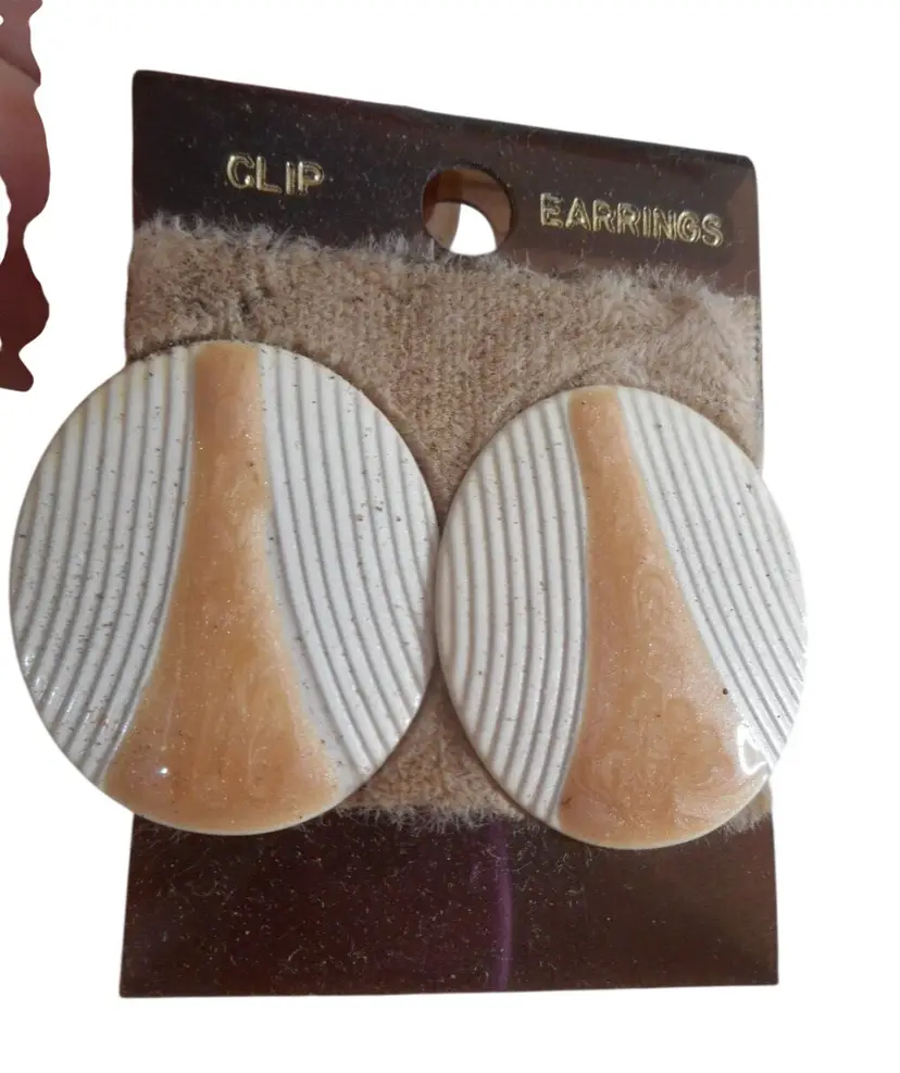 Vintage 1980s tan white Abstract Earrings Clip on Costume jewelry
