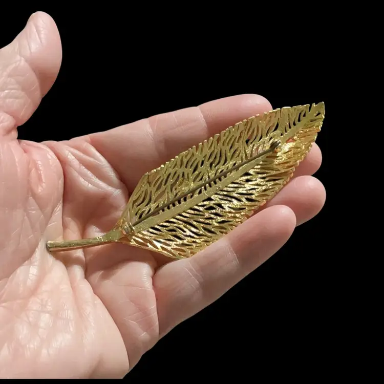 Vintage Goldtone Feather Brooch With Genuine Pearl. Not Signed