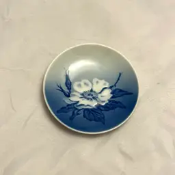 Royal Copenhagen Mini Plate #3611 Wild Rose, 4" Diameter, Made in Denmark, EUC.
