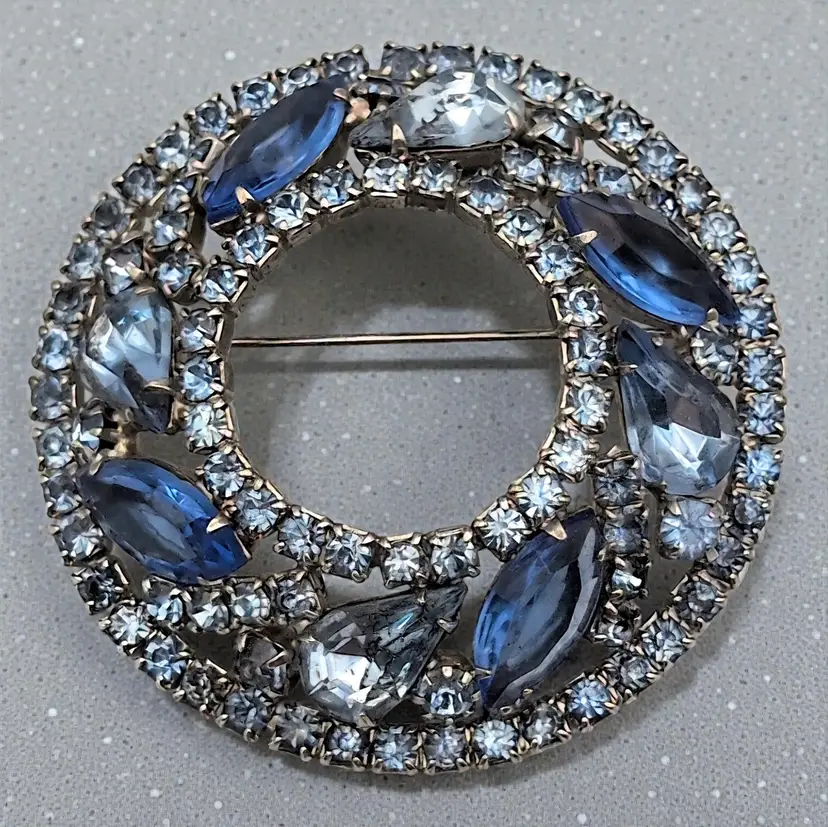 Vtg Weiss Sapphire Blue Rhinestone Silver Tone Wreath Pin Brooch Stunning