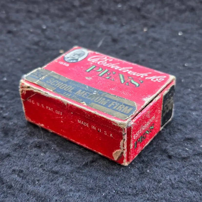 R. Esterbrook School Medium Firm #556 Pen Nibs Unknown Amount Vintage in original box