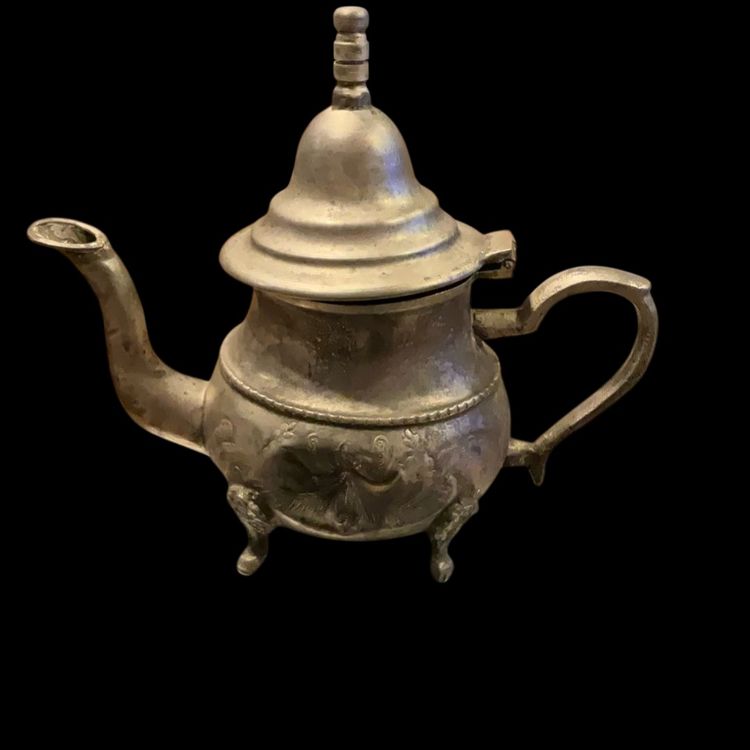 Moody  Teapot 🫖 Read Description 7x7