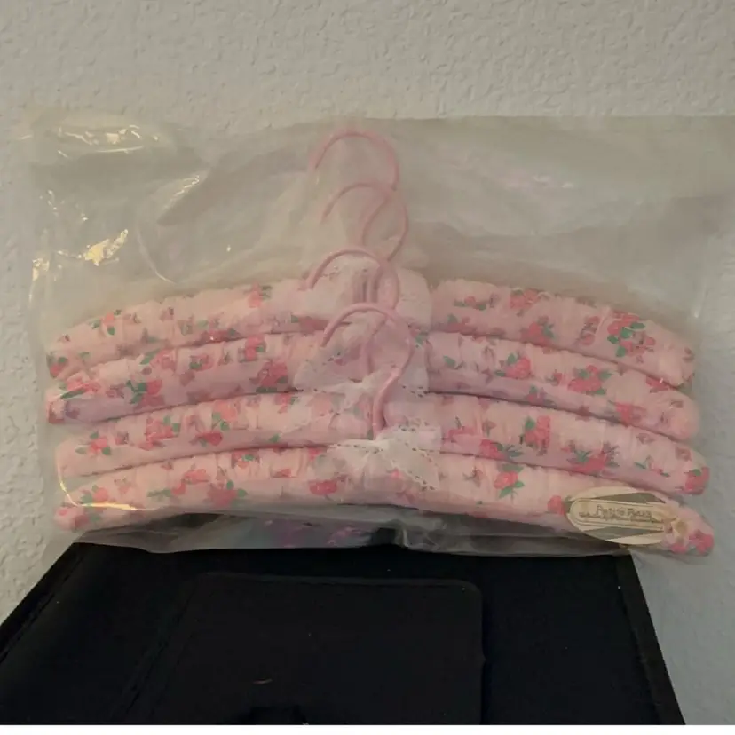 Padded Sachet Clothes Hangers Petite Petals SEALED 15”