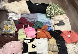 🎄 Holiday Special - Free People, Skims, Artizia