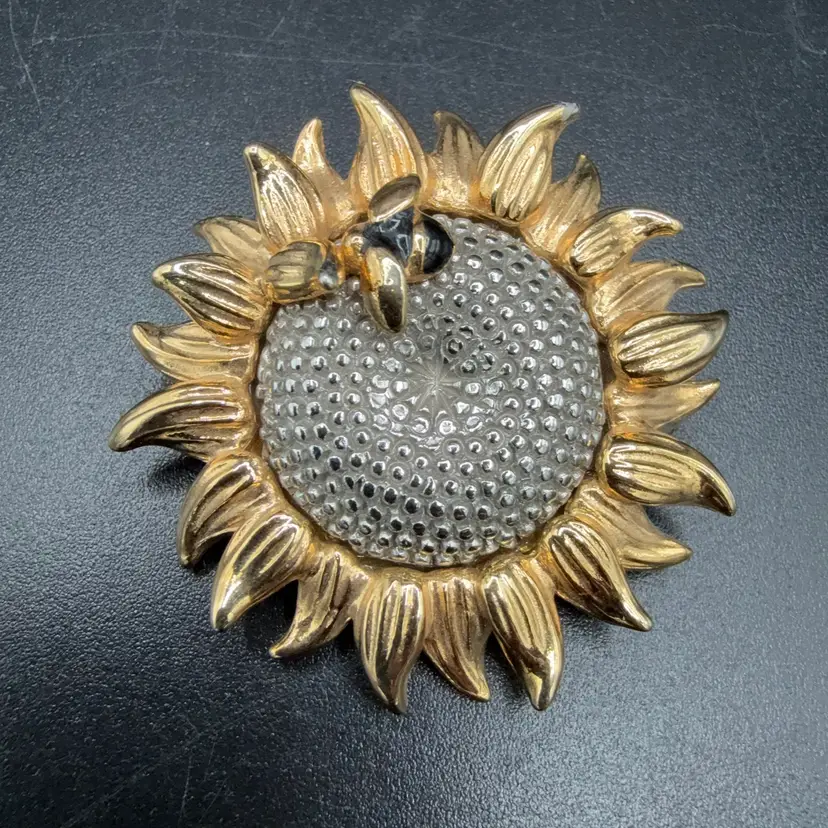 Liz Claiborne Silver And Gold Tone Sunflower With Bee Brooch