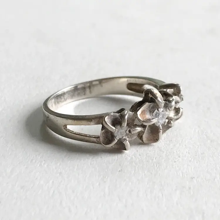 Vintage 925 Sterling Silver Triple Plumeria Flower Floral Rhinestone Ring