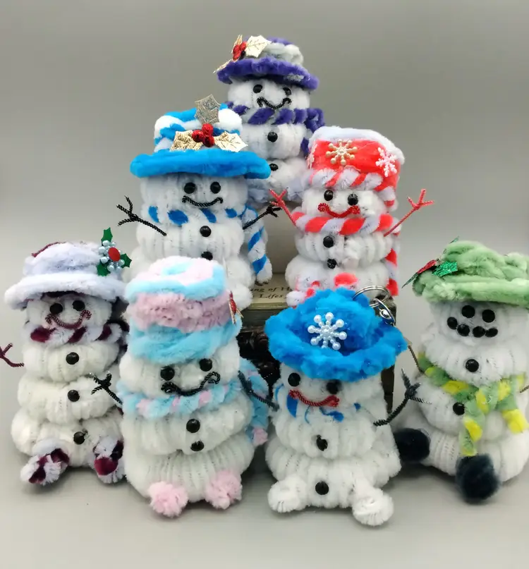 Pipecleaner Snowmen Keychains, Snowmen Ornaments, Snowmen Gift Toppers