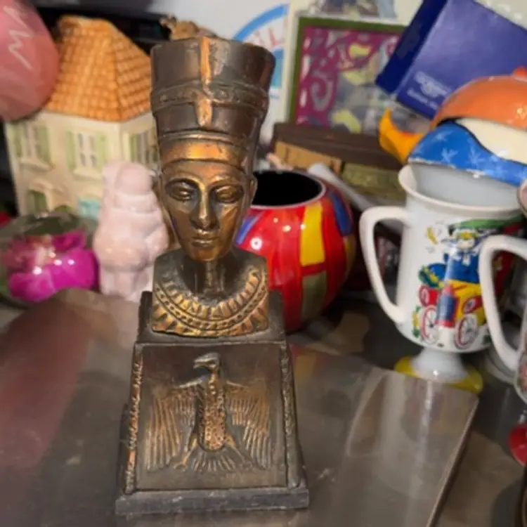 Copper Queen Nefertiti