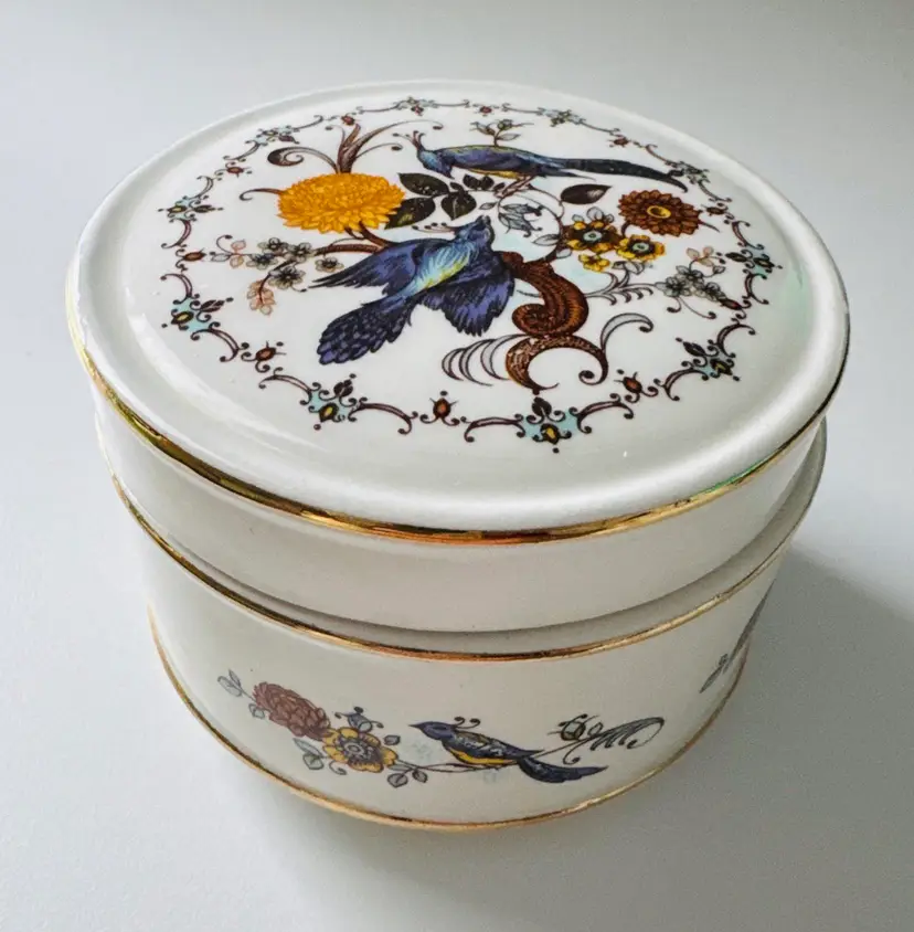 Beautiful Vintage Lidded Trinket Dish - Made In England