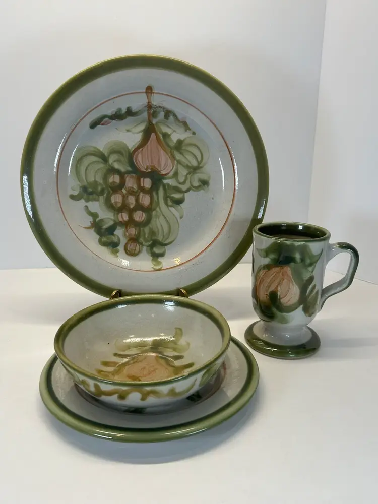 Louisville Stoneware Pottery 4 Piece Set Harvest Pear Lot #2
