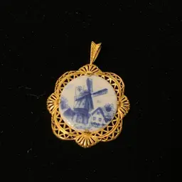 Bareuther Porcelain Danbury Mint Pendant