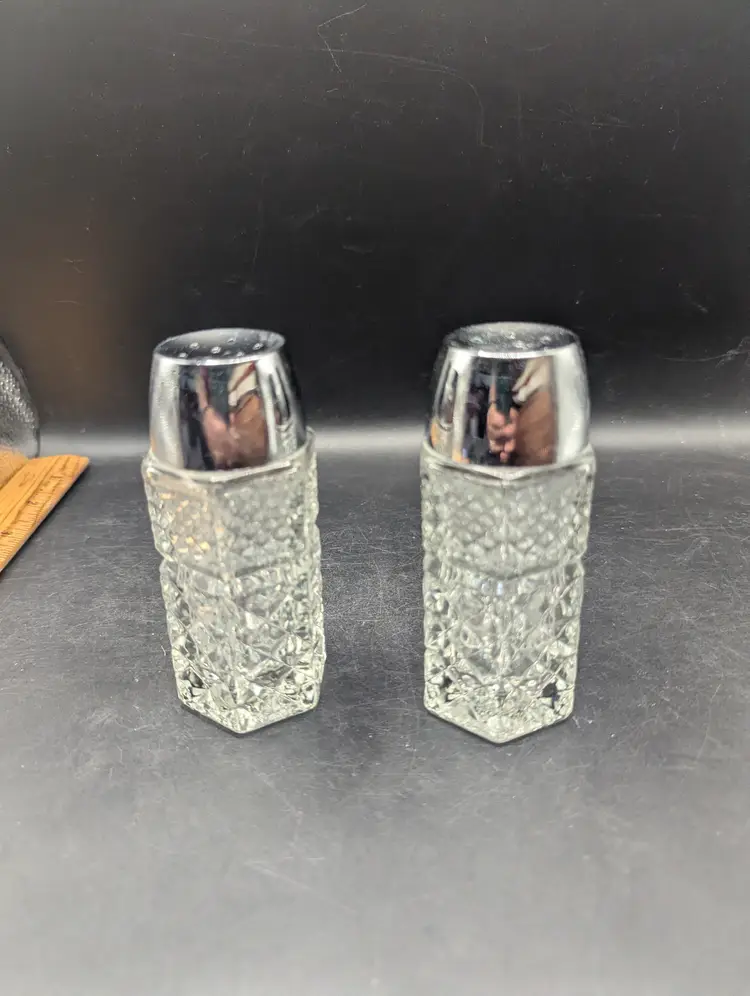 Vintage Set of Anchor Hocking Wexford Salt and Pepper Shakers Clear  Plastic Lids.