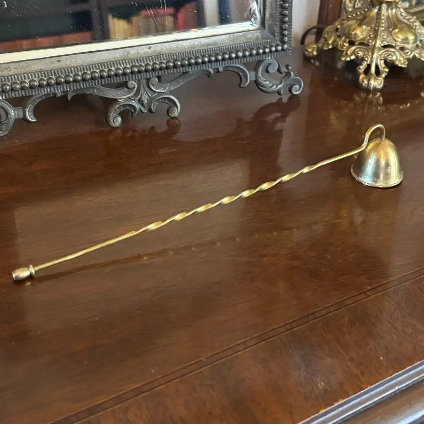 🐇Vintage Brass Twisted Handle Candle Snuffer