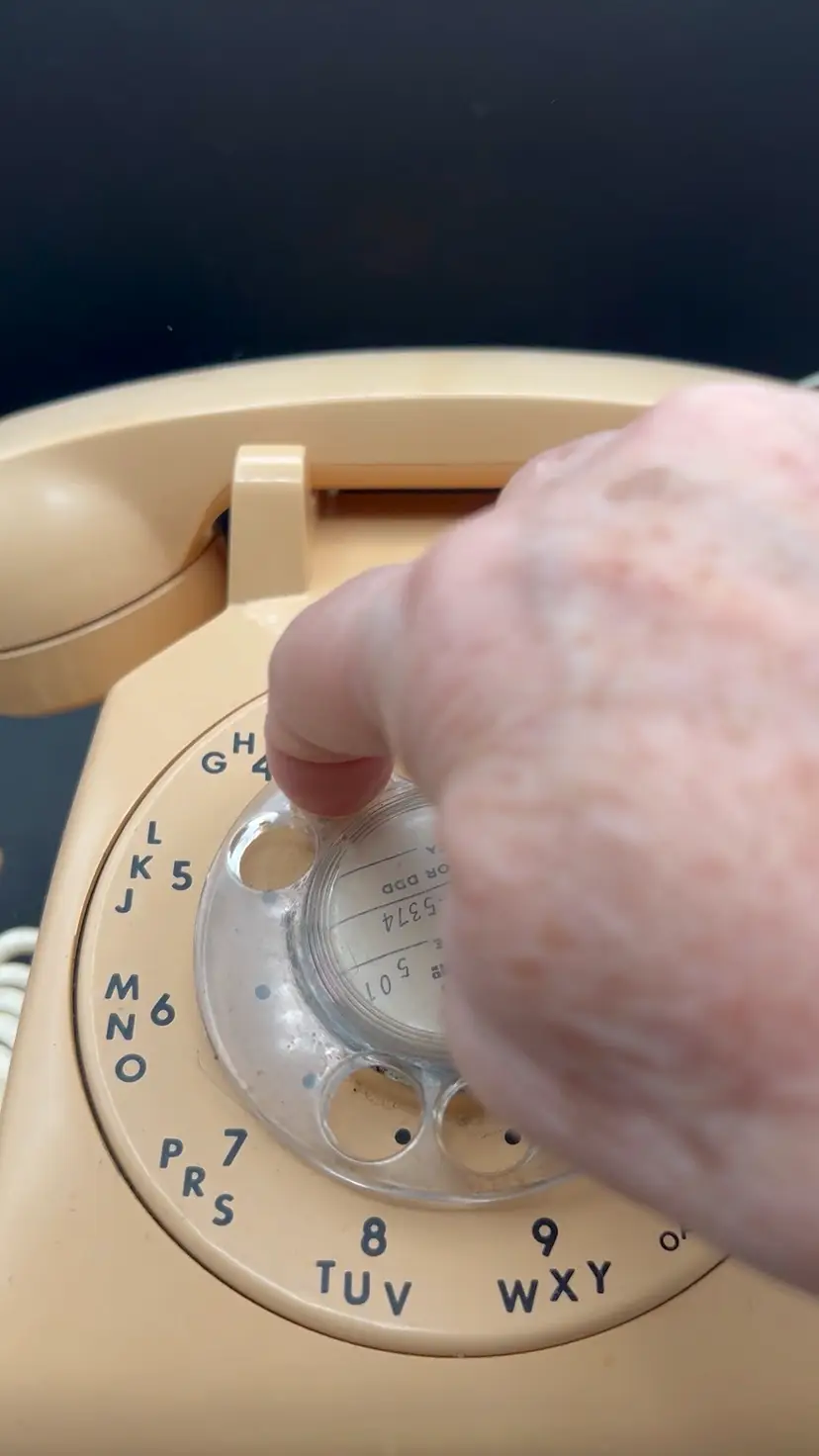 #596B Vintage Bell System Western Electric Beige Rotary 500DM Phone; Untested
With Cord