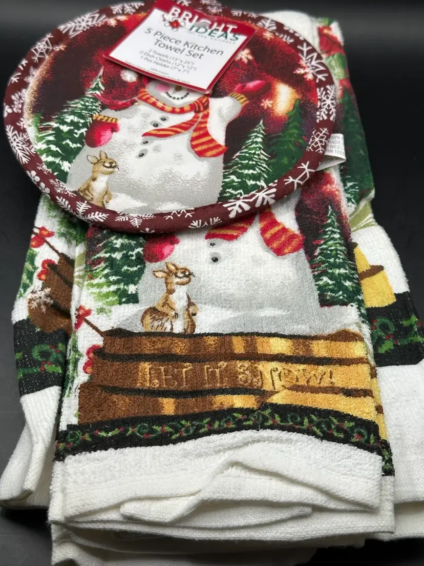 Bright Ideas 5-piece kitchen towel set with a holiday snowman design
