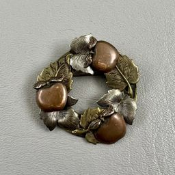 Vintage Apple Leaves Metal Wreath 2' Brooch Pin Brass Silver Gold Tone Fall