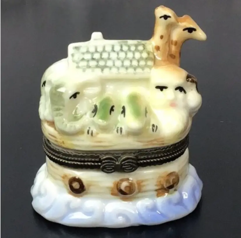 Vintage Noah's Ark Porcelain hinged trinket box