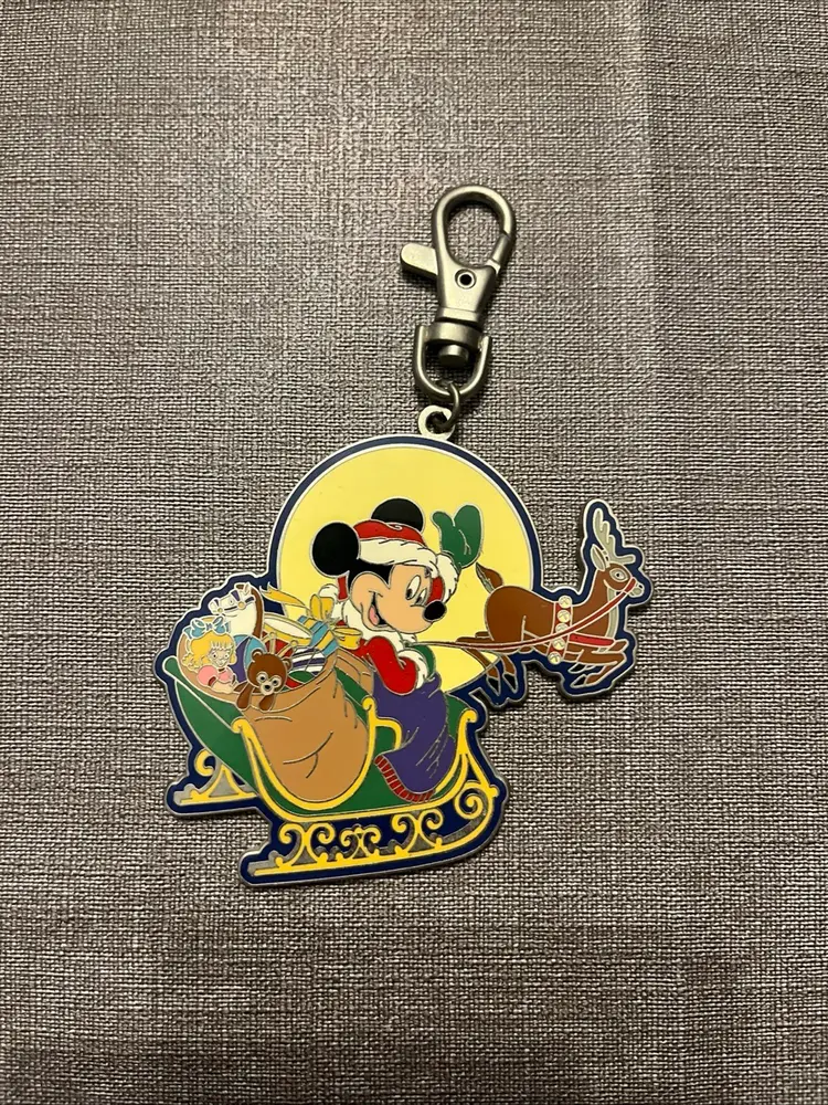 Christmas Themed Mickey Mouse Keychain Disney World 2007