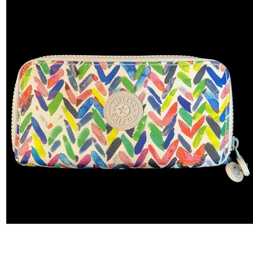 Kipling Uzario Zippered Wallet