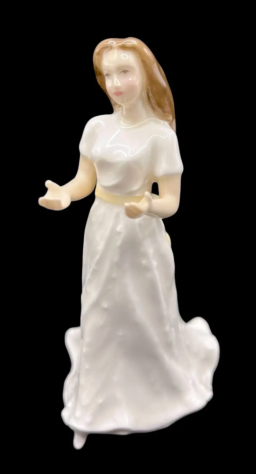 Royal Doulton Bone China Girl Lady Figurine Sentiments Greetings HN4250 1999 6”
