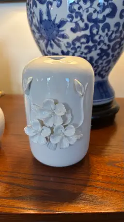 White Porcelain Floral Vase – Elegant Raised Flower Design