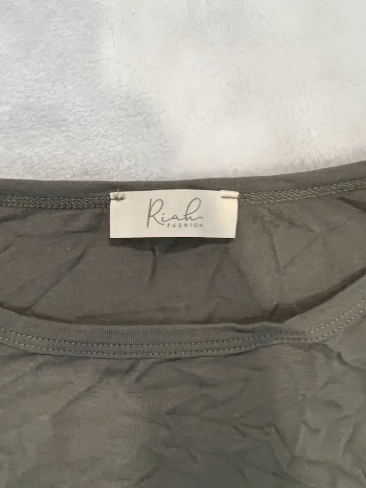 Olive Green Top
Size L
By Rohan Fashion