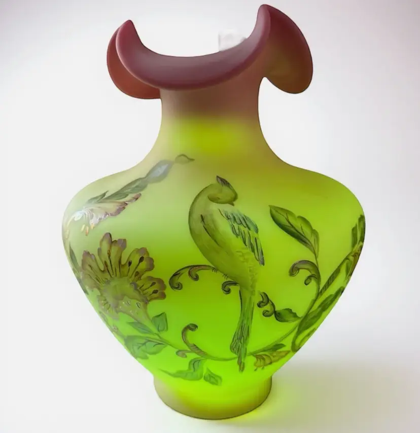 Fenton Queen’s Bird Vase Limited Edition #133/1350 Hand Painted by Tammy Watson