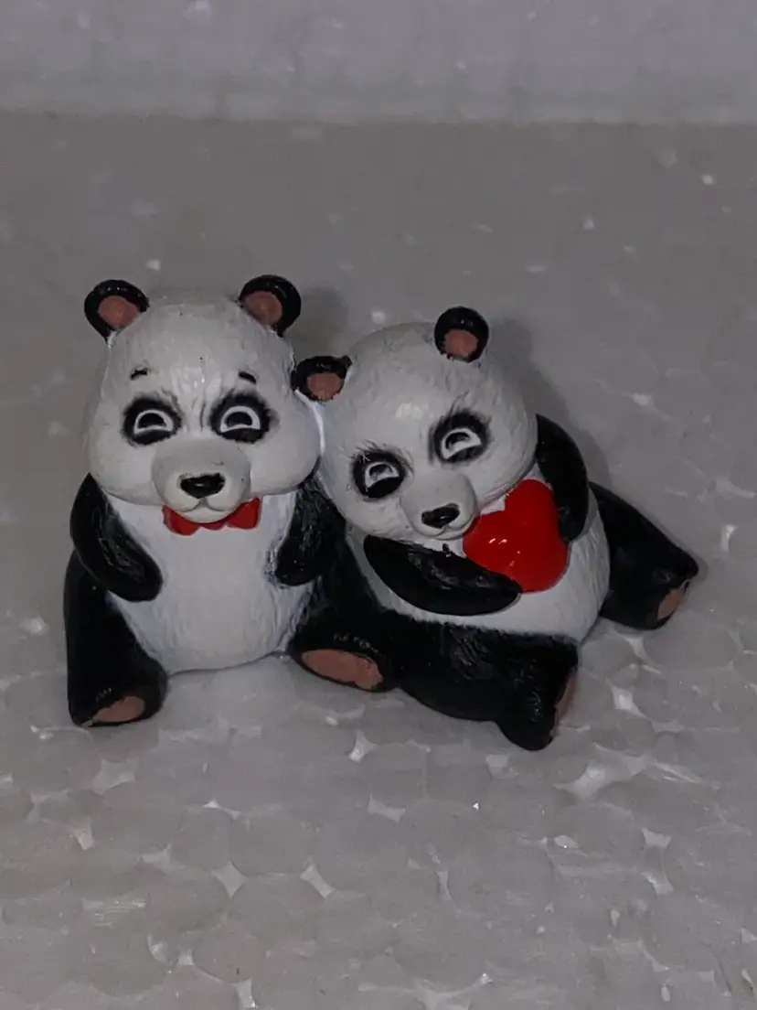 25% Off Vintage Hallmark Valentines Day Merry Miniature Figurine As Pictured (was $6)