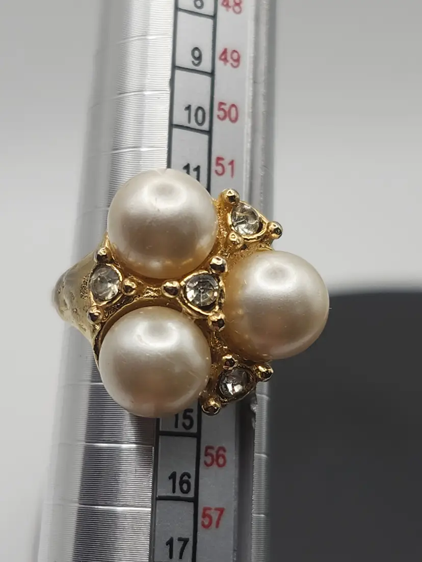 Pearl and rhinestone cluster cocktail ring size 6.5