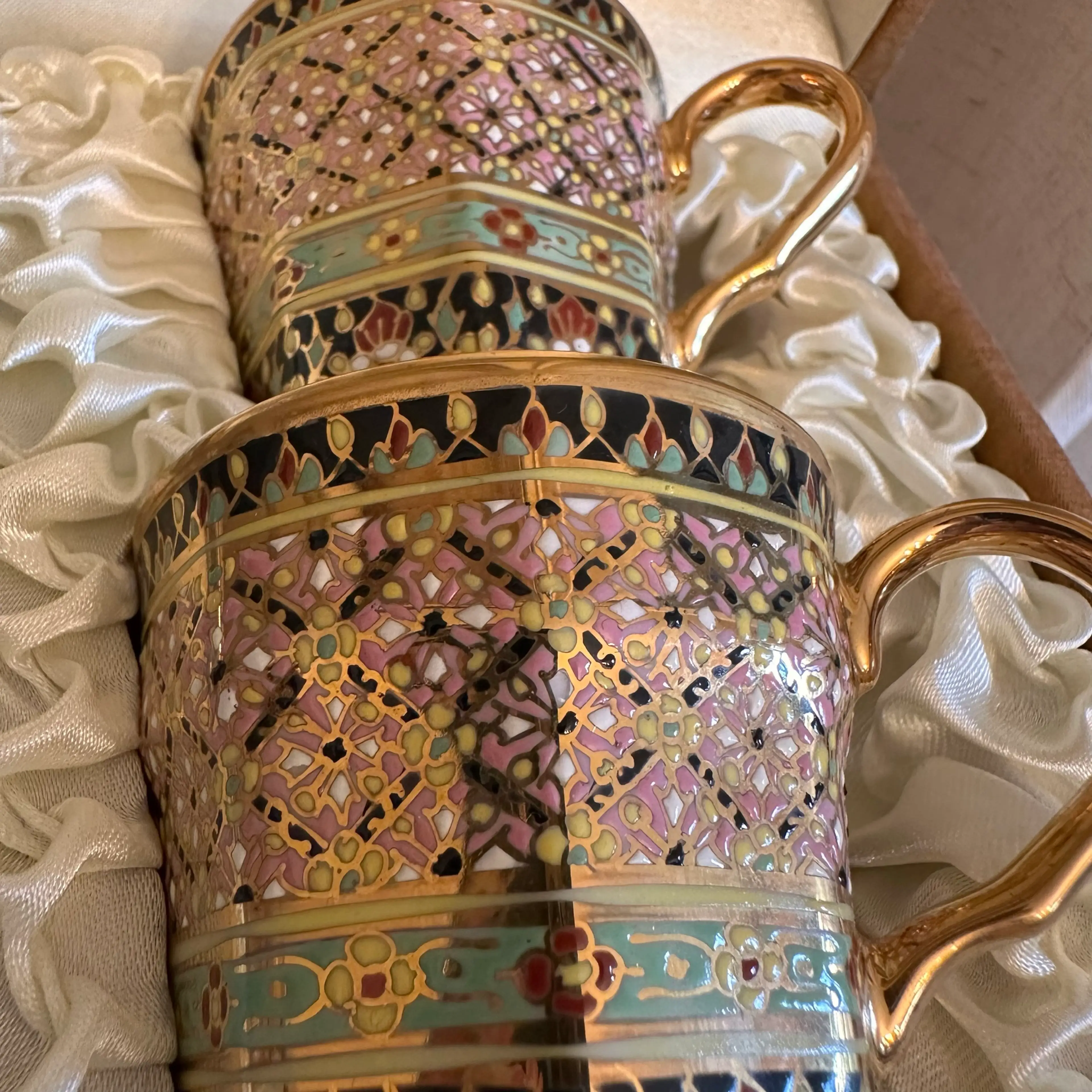 Image 2 of 6