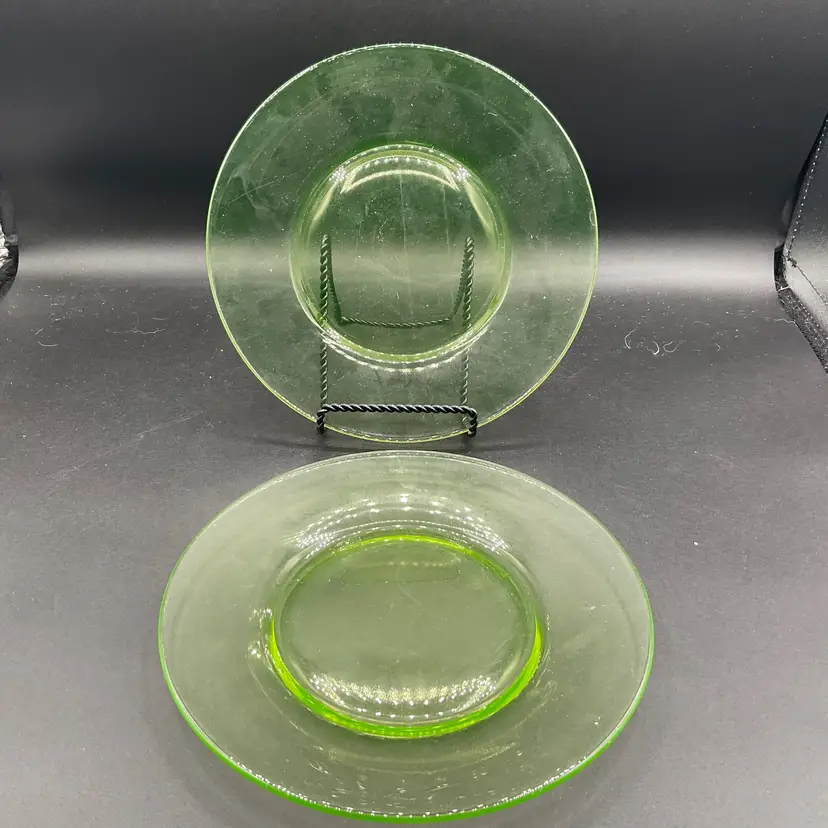 Vintage Uranium Vaseline Glass Plates 8” Glowey Glass Set Of 2