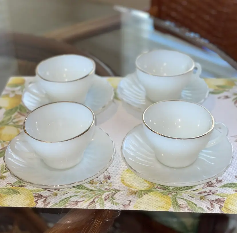 Anchor Hocking Fire King Milk Cup Saucer Glass Golden Shell SET 4 22kt gold trim
