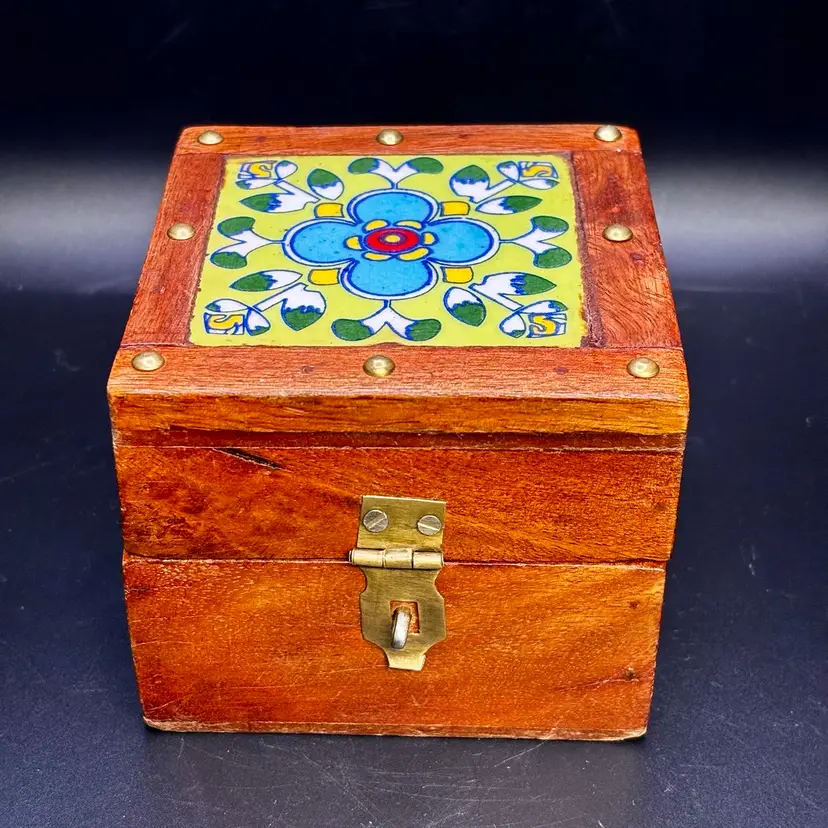 Blue & Yellow Floral Tile Top Wood Hinged Box 4”