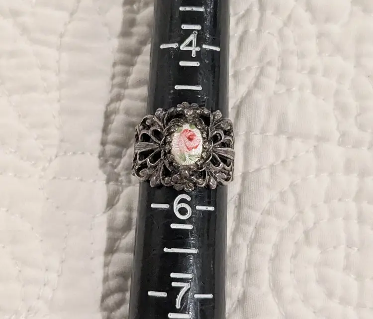 Vintage Sterling Silver Filigree Band Ring with Enamel Flower Cabochon, Size 5