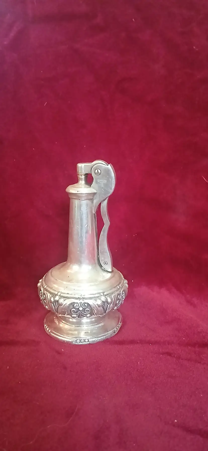 Vintage 1940s Ronson Decanter art deco style tabletop silver plate lighter