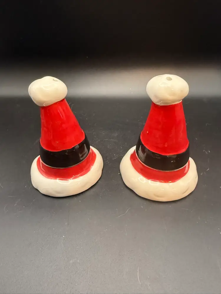 Transpac Ceramic Santa Hat Salt and Pepper Shaker Set